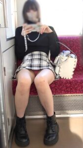 Pcolle PPV【11月24日まで顔モザなし】美ギャルお姉さんの真っ赤なパ〇ツ[4K動画][顔出し][ドアップあり]