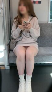 Pcolle PPV【5月19日まで顔モザなし】綺麗なお姉さんは好きですか？ニットワンピでパン線丸見えな美人お姉さん[4K動画][顔出し][ドアップ