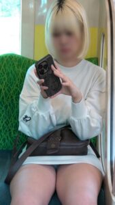 Pcolle PPV【6月29日まで顔モザなし】超絶美人お姉さんのミニスカタイトワンピから丸見えな純白[4K動画][顔出し][ドアップあり]