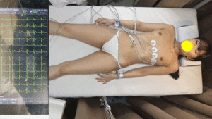 Pcolle PPV 心電図検査室　あらがえない快感に脈が乱れる女性患者二名