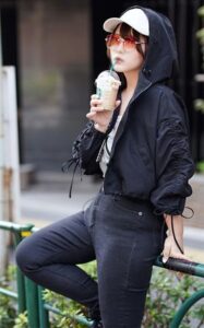 FC2 PPV 4742442 限定価格【バイセクシャル】「キスとかいらない」COOL＆DRY　かっこイイ女。結婚願望ゼロ、性欲だけ解消しにきたサバサバイケメン♀。チ〇ポでメス堕ち中出し