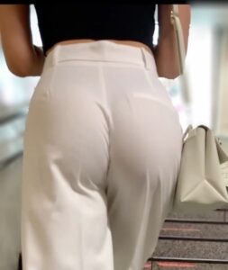 Gcolle PPV 985462《確実に黒Tバック！SSS級美女の圧巻美巨尻》