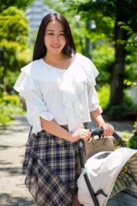 FC2 PPV 4767523【妊娠希望人妻】夫とのセックスレスに悩む人妻　SEXを忘れない為にデカチンチンポに中出し懇願SEX【二人目希望】