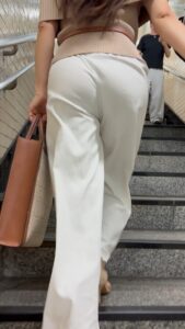 Pcolle PPV【再販】《４K・高画質》 No.1319「やっぱりセレブは白パンツが似合う！急足のセレブ美魔女の奥様」