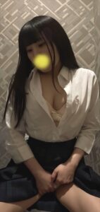 Pcolle PPV デパートのトイレでこっそりオナニーしちゃうJK192　あどけなさを残す純粋な女の子が立ちオナ痙攣イキ