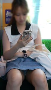 Pcolle PPV【11月30日まで顔モザなし】こんなかわいいギャルのパンチラだけじゃなくチクぽち、スケ毛まで[4K動画][顔出し][ドアップあり