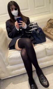 FC2 PPV 4008181【個撮】あどけなさとキレイな黒髪スレンダー美脚s女２。腰浮き手ま〇超敏感体質イきまくり女「おかしくなっちゃうぅぅぅ～～～！！♥」エ〇マンガみたいなこと言ってイク膣奥大量中出し