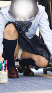 Pcolle PPV 満員御礼３本セット！パンチラ見られても逆に見せたがる女たち