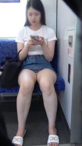 Pcolle PPV 美人なデニム激ミニのお姉さんのパン２はスッケスケ[4K動画][顔出し][ドアップあり]