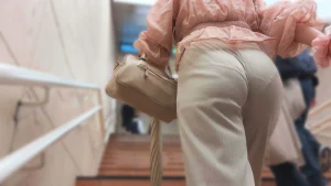 Pcolle PPV 歩行記録0370「清楚系女性のずっと見えてるパンティーラインと食い込み」(全2名)